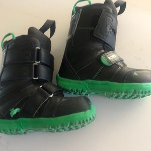 Kids burton snowboard boots, size 13